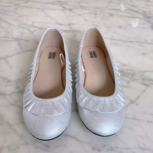 Harper Canyon girls pale metallic flats